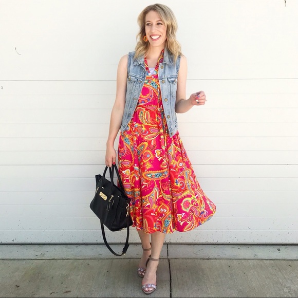 Meet your Posher, Taylor - Picture 3 of 7